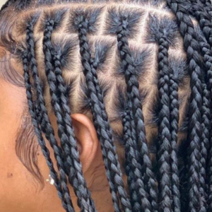 Knotless Braids (Medium)